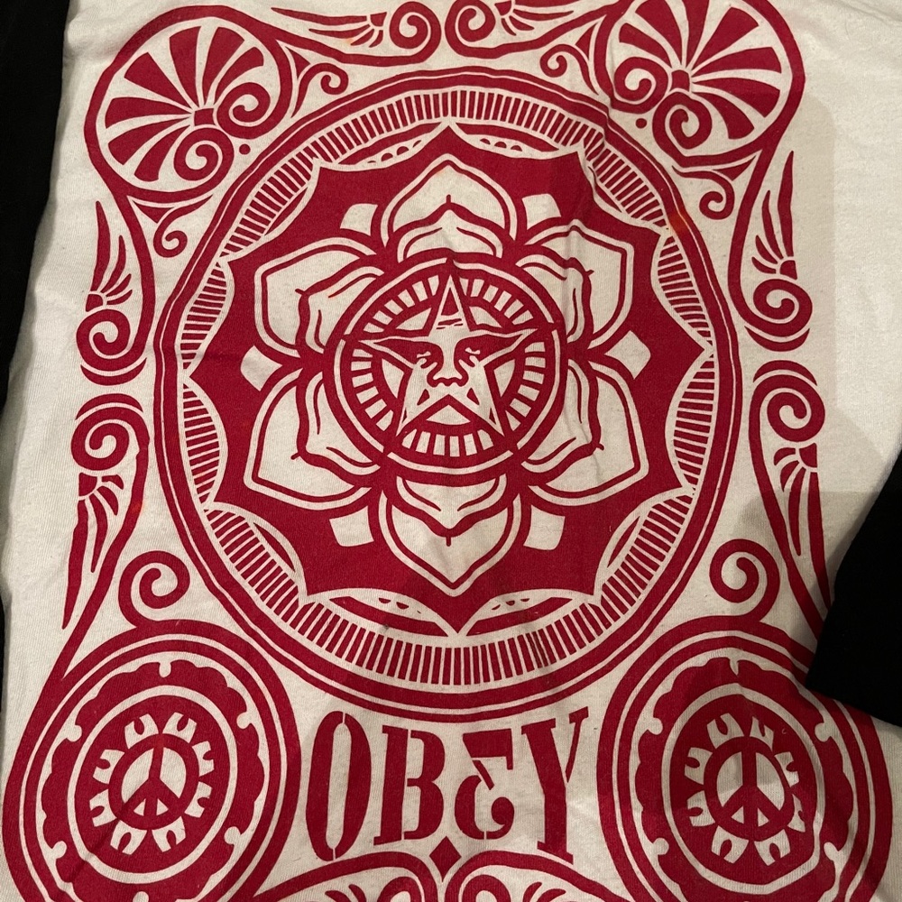 Obey graphic baseball tee
